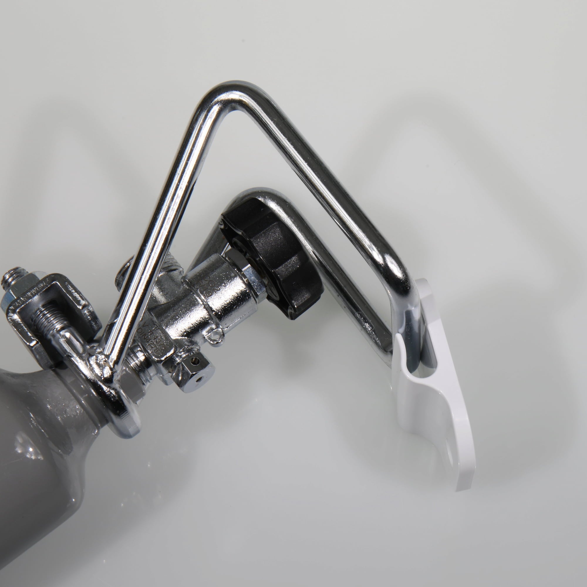 JBL PROFLORA CO2 CYLINDER WALLMOUNT - 1 ud.